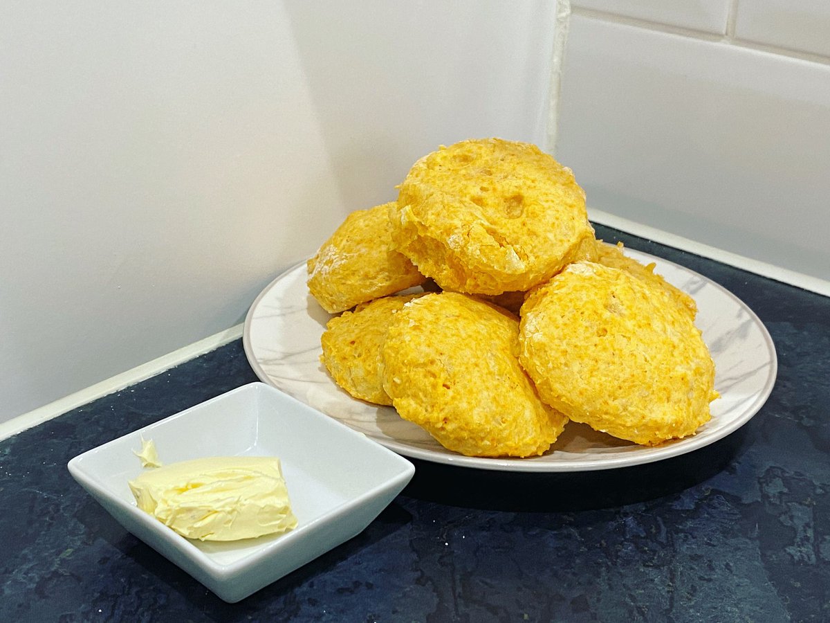 A British classic for a reason, our Promin Low Protein Cheese Scones recipe is a scrummy savoury treat, delicious spread with butter and chutney.🥰👍 Watch our new video recipe how to make these here youtube.com/watch?v=aFrP_G… Enjoy!🤗 #MadeWithPromin #lowproteindiet #lowprotein