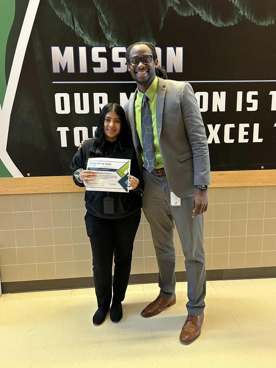 They continue to show up and show out- raising the bar for achievement! Celebrating our fabulous Student Eagles 🦅 of the Week with @NetZeroNick! 👏🏽👏🏽👏🏽 Our students of the week: positive, prepared, punctual and professional! #TheJMSWay @IrvingISD 📚📓📖