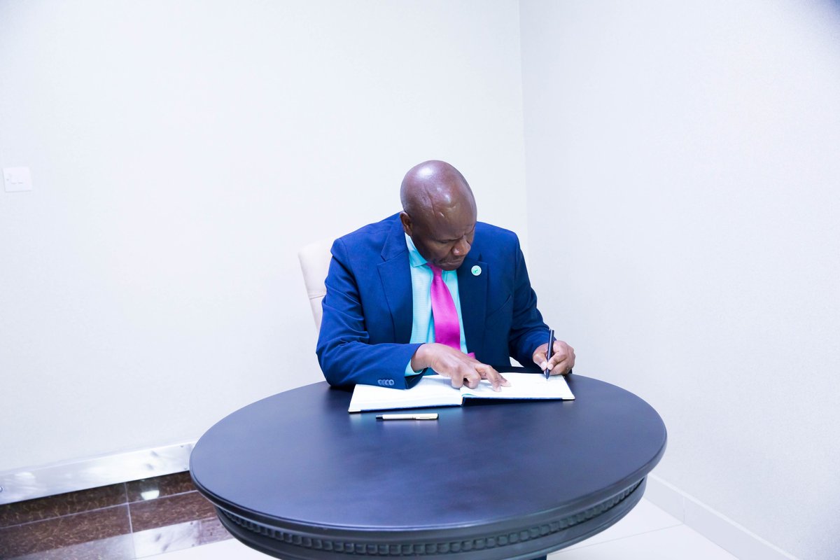 Ministry of Interior | Rwanda (@rwandainterior) on Twitter photo On 26 Mar 24, the Minister of Interior Hon. <a href="/GasanaAlfred/">Gasana Alfred</a>   hosted Brig Gen (Rtd) Paul Kahuria NJEMA, Director of Eastern Africa Standby Force (<a href="/EASF4Peace/">EASF</a>) Secretariat and his delegation. They discussed issues related to regional peace and security . On 26 Mar 24, the Minister of Interior Hon. <a href="/GasanaAlfred/">Gasana Alfred</a>   hosted Brig Gen (Rtd) Paul Kahuria NJEMA, Director of Eastern Africa Standby Force (<a href="/EASF4Peace/">EASF</a>) Secretariat and his delegation. They discussed issues related to regional peace and security .