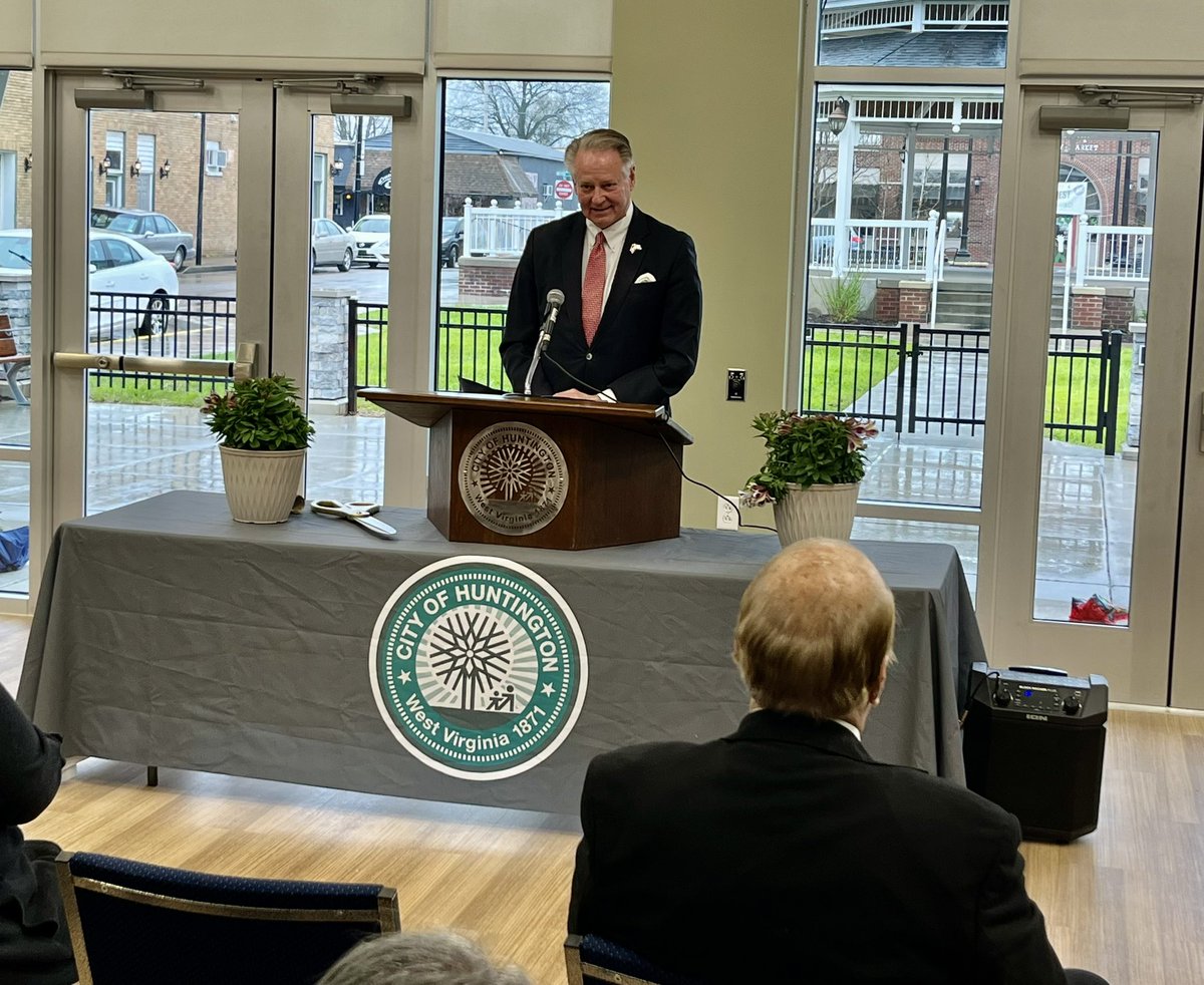 A great day for the seniors of the West End and Westmoreland! The City of Huntington and Cabell County Community Services Organization co-hosted a ribbon-cutting ceremony this morning, March 26, for the Bob Bailey Senior Wellness Center.