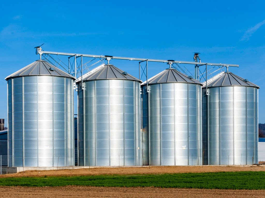 Silos have no windows, but Windows have Silos🤔 It is complicated So let Lucas Di Martino explain it better in the second installment of his Reversing Windows Containers blog post series. From Silo to Server Silo: blog.quarkslab.com/reversing-wind…