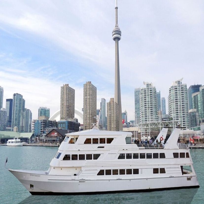 Explore Toronto’s most exciting attractions for one low price. 🎫 ✨ Toronto CityPASS® saves 42% off admission to Toronto’s 5 top attractions - including a 60-minute Toronto Sightseeing Harbour Tour with @citycruises 🛳️ 🏙️ For more information: bit.ly/3TSdkc6