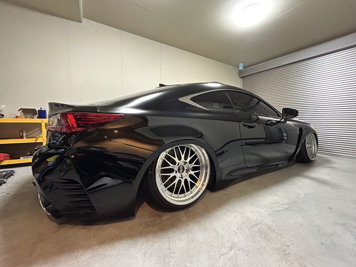 M156Mbamg's tweet photo. ［緩募］欲しい車あるのでRCF売ります！
丸車600万

出来上がってから300kmほどしか走ってません。室内保管なのでボディ状態も良好です✨
改造費ほぼタダやと思ってもらえるとお得かと思います☺️ https://t.co/vcym1nKwoS