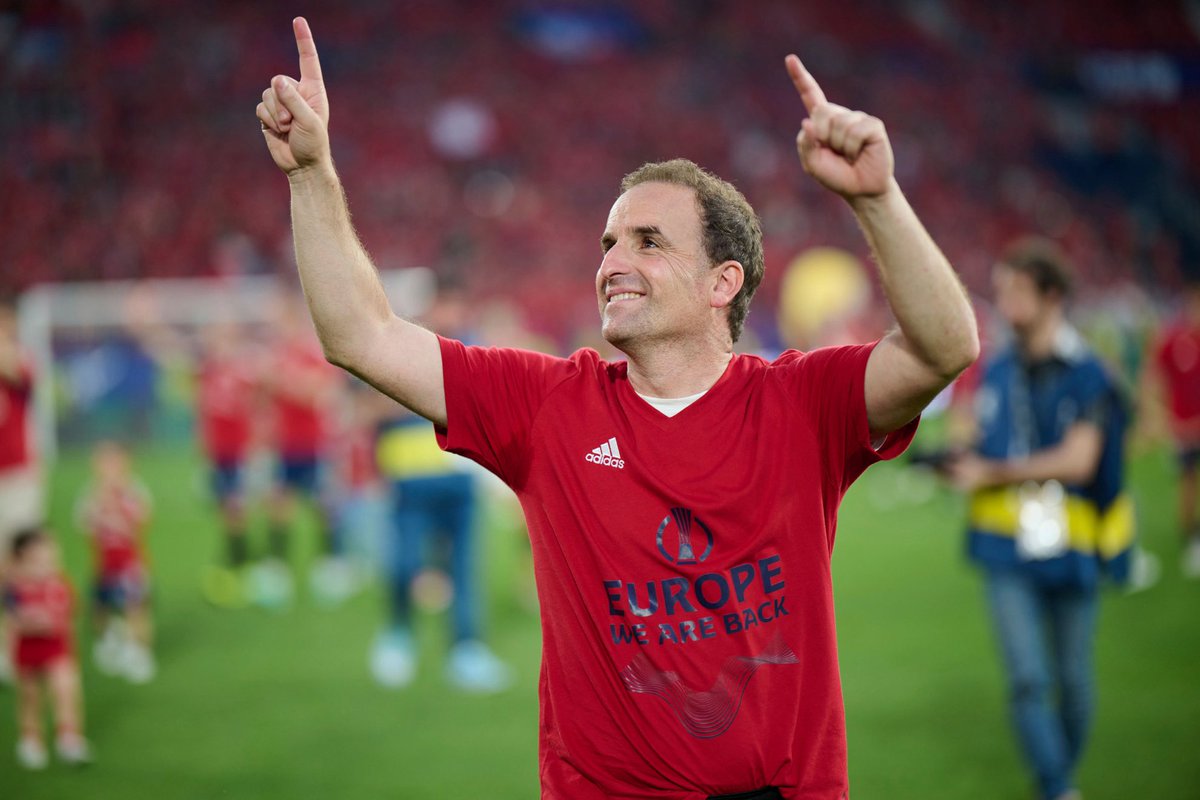 RedTifosiTM's tweet photo. Gracias, por una de nuestras mejores épocas: Ascenso, una final de Copa, que nunca olvidaremos, y un viaje a Europa. Gracias por ser tan accesible, tan franco, por ser uno más y por defender nuestra cultura. Pero gracias, sobre todo, por tu forma de ser.

JAGOBA ARRASATE LOLOLO! https://t.co/rSKxeBkP4m