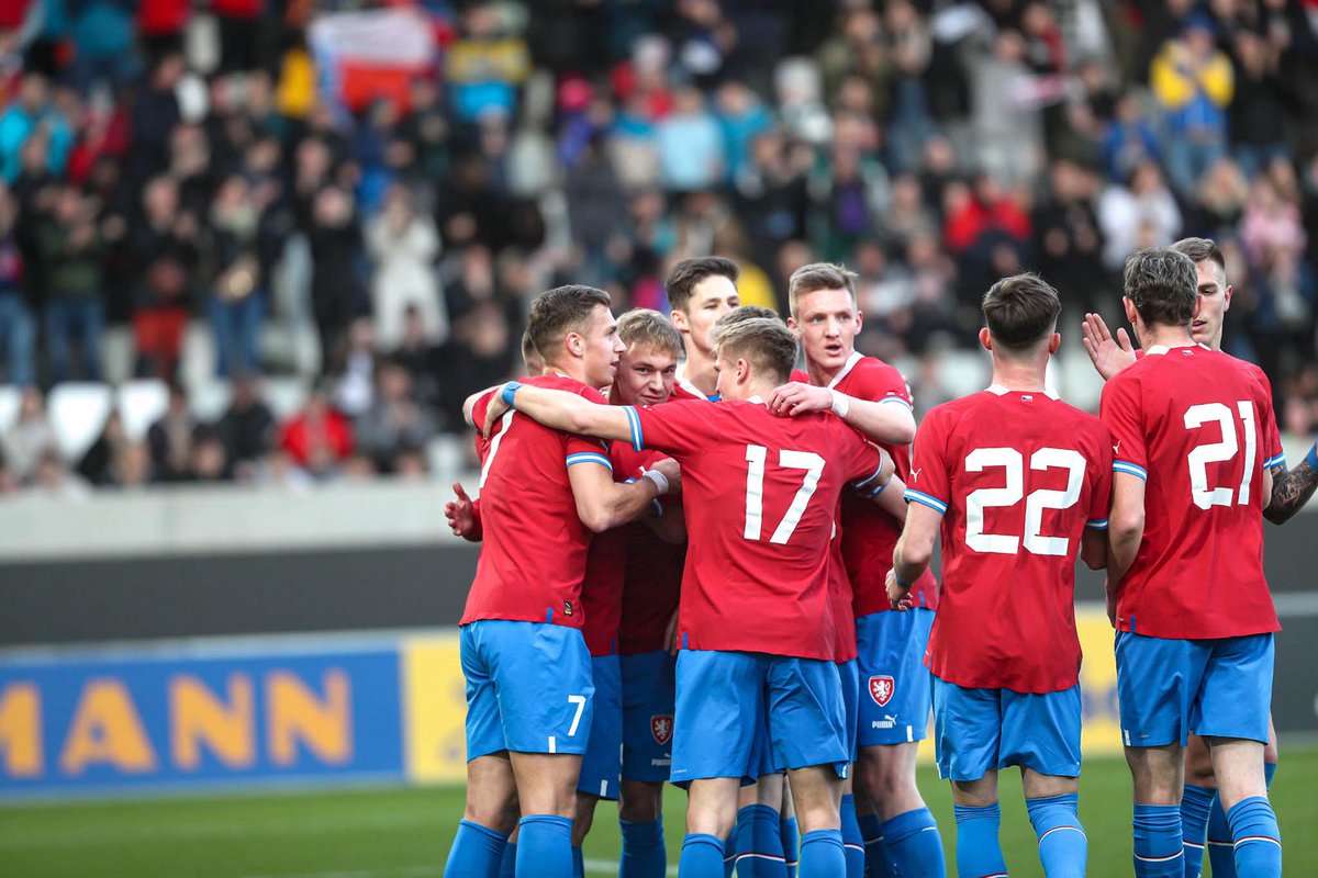 A promising first half in Hradec Králové as the #CZEU21 leads 2:0 against Iceland in the #U21EURO qualification thanks to goals by Václav Sejk and Daniel Fila.