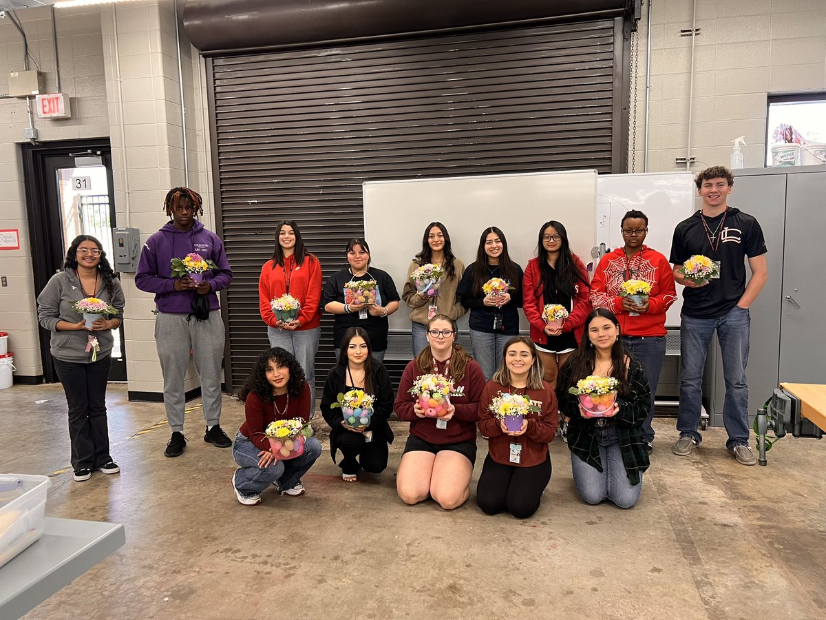 Our floral design students made their Easter arrangements today in class!! 🐣💐🐰Join an ag class!! <a href="/langhamcreekhs/">Langham Creek High</a> <a href="/jmtz10403/">Jose Martinez</a>