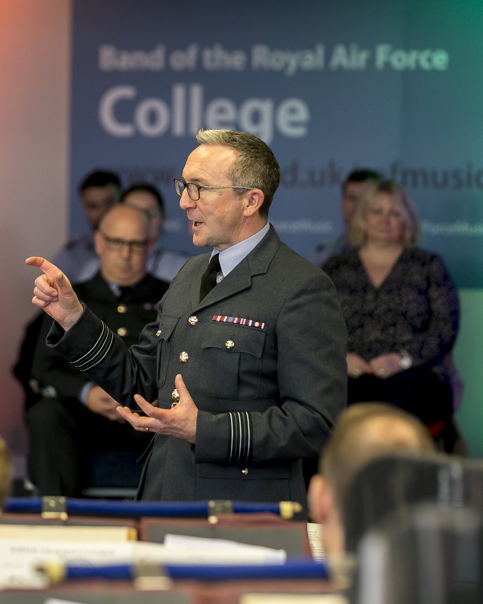 Principal Director of Music Wg Cdr Murray carried out <a href="/RAFMusic/">RAF Music</a>'s first Annual Formal Inspection of the year with the Band of the #RoyalAirForce College. 

#RAFMusic 🎺✈️🥁

#NoOrdinaryJob #RAF #NoOrdinaryGig