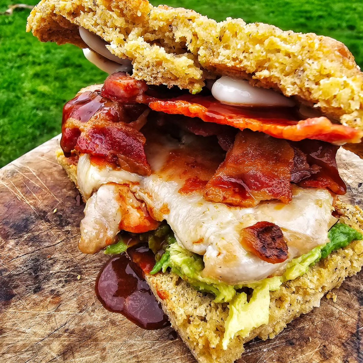 Grilled chicken thigh, crispy streaky bacon, avocado, Chipotle and keto mayo on @KatieCaldesi italian toasted focaccia 😋 under 8g carbs If you want to get beach ready 🤣 this summer and still enjoy epic food like this, check out my keto and low carb bbq Fb group 🔥