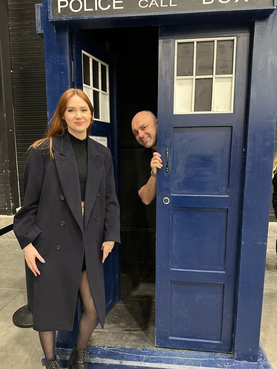 Karen Gillan (@karengillan) had an amazing time with us at @comconaberdeen! She has since taken Andy on a trip inside the tardis to a city called Manchester and it looks like we’re going to have to meet them there. Are you coming with us? Tickets: comicconventionmanchester.co.uk
