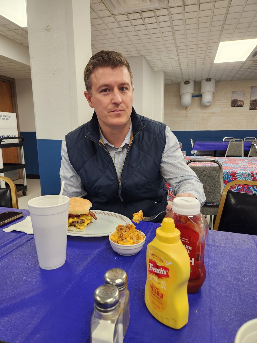 Final #dougeats series of #sdleg 2024. 'That's a good burger; it's pushing the limits of what I can do.' Has The Machine hit a post-main-run wall?' @billvancamp @DougAbraham1 @CashAndersonSD