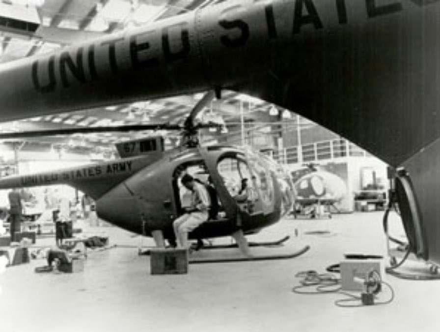 🚁✨ On this day in Air Force Test Center history (March 26, 1966), a Hughes YOH-6A Cayuse made headlines by setting 22 official world records at Edwards AFB! Link: bit.ly/4cuYQGe #unitedstatesairforce #airforcetestcenter