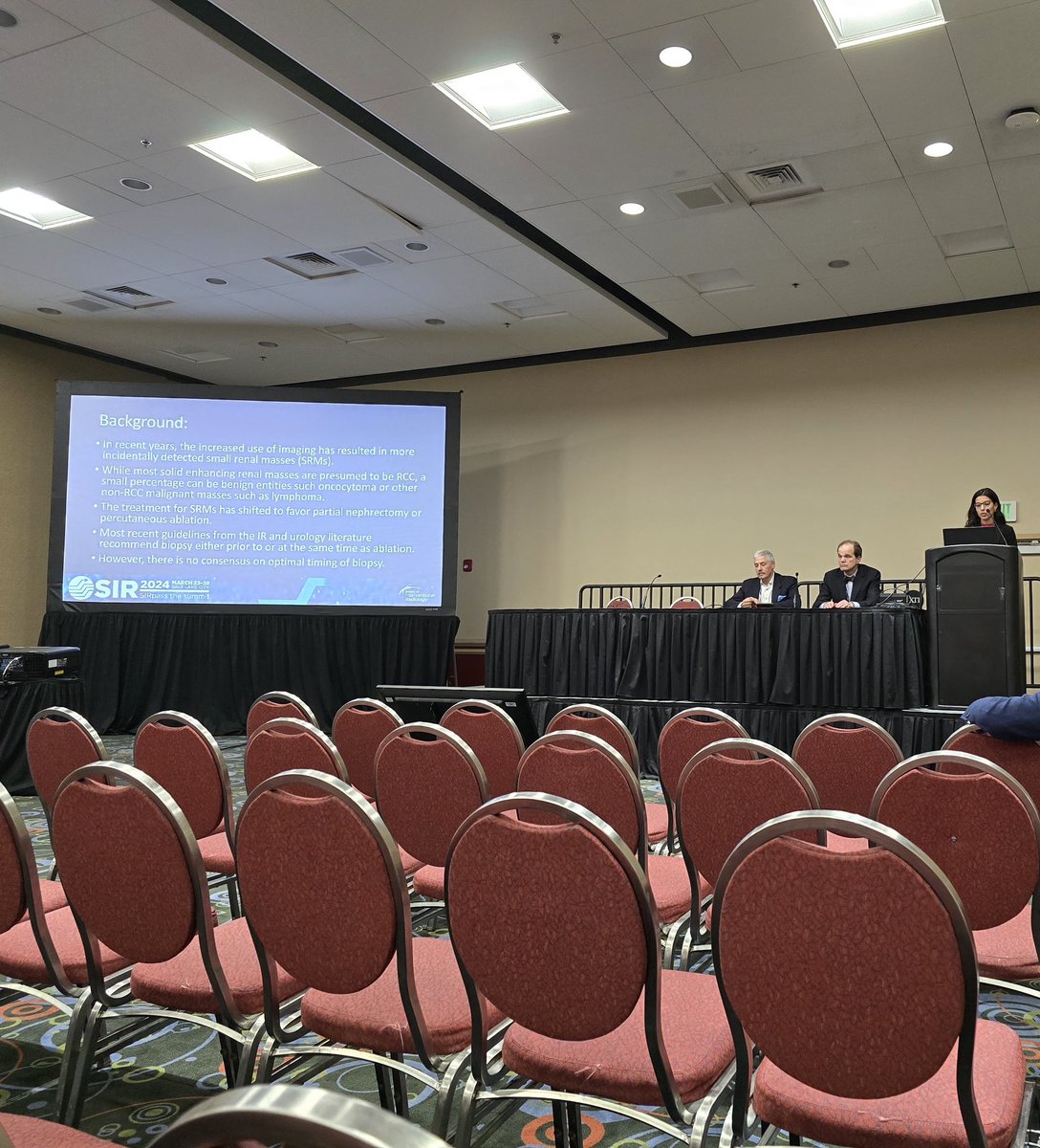 Important study by IR resident @MaryamBoumezrag about simultaneous vs staged biopsy/cryoablation of renal masses More patients underwent ablation of benign lesions in simultaneous group. Need to counsel patients about biopsy first to avoid unnecessary ablation!