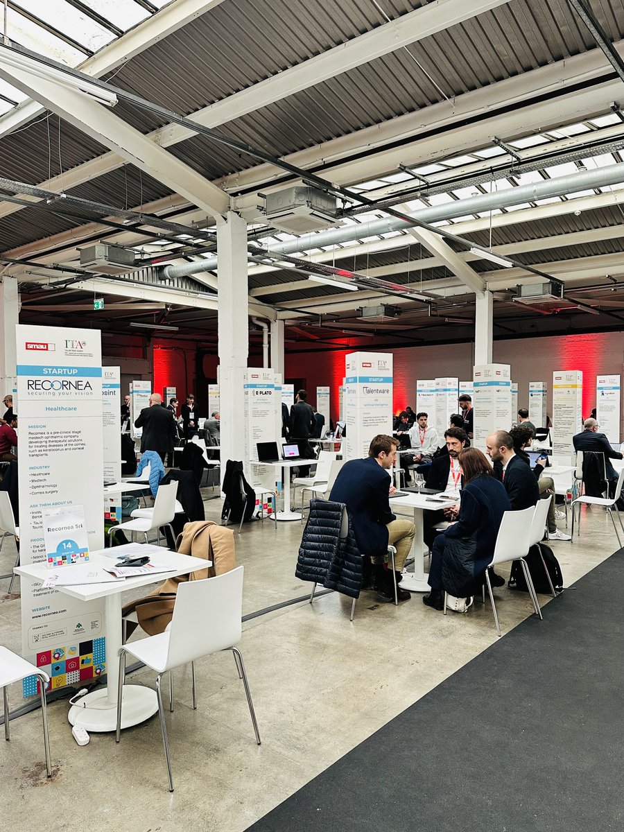 Fast_computing's tweet image. Today we presented our startup in front of an incredible audience!
We focused our presentation on our expertise in realtime computing and data analysis to help companies in solve their innovation needs!
#smau @smaunotes