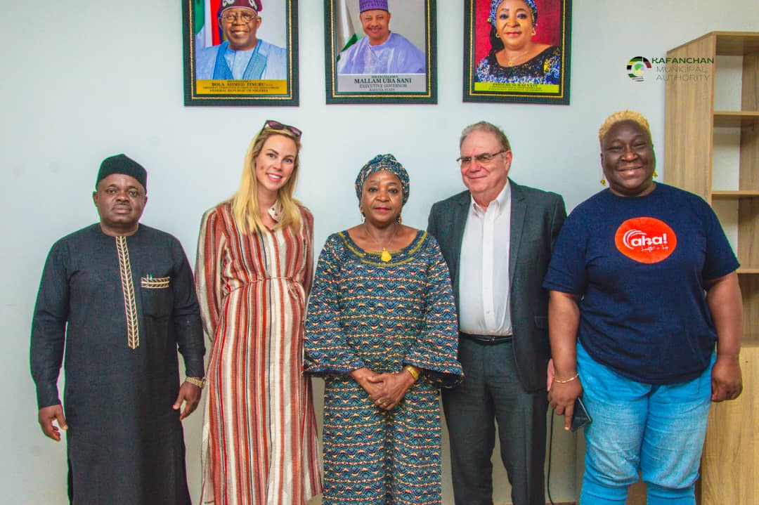 The Hon Commissioner @YayiPhoebe hosted Micheal Schwall of @BayerFoundation on a familiarization visit alongside partners to the ongoing Women Economic Empowerment (W.E.E.) project aimed at over 30, 000 women farmers in the Municipality. @ubasanius @DepGovKaduna @BayerFoundation