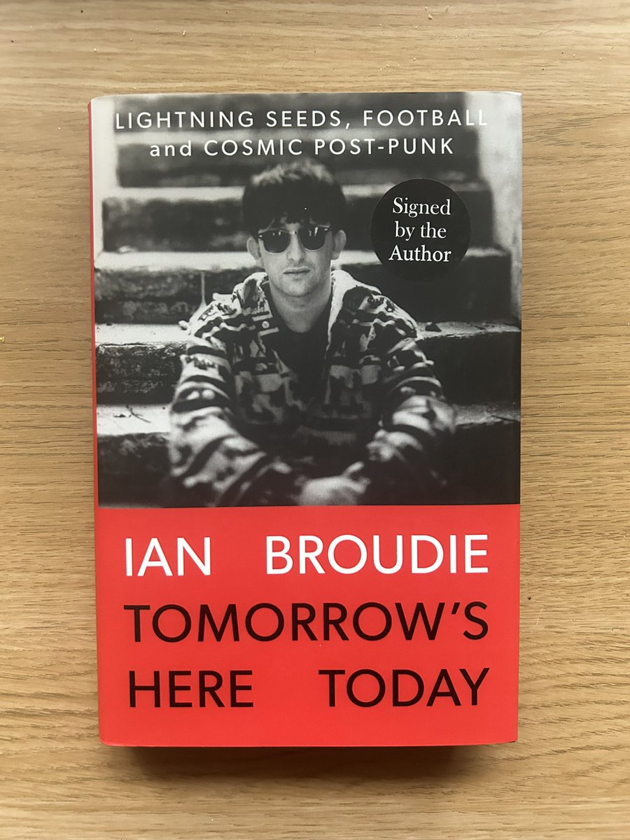 Just finished @ianzbroudie poignant, endearing memoirs. It was the perfect 4th read in a run starting with 2 gems from @Will_Fuzz -Bunnyman & Echoes followed by @MrPaulSimpson1 mighty Revolutionary Spirit. Thanku gents u all encapsulated why the Liverpool music scene is so great