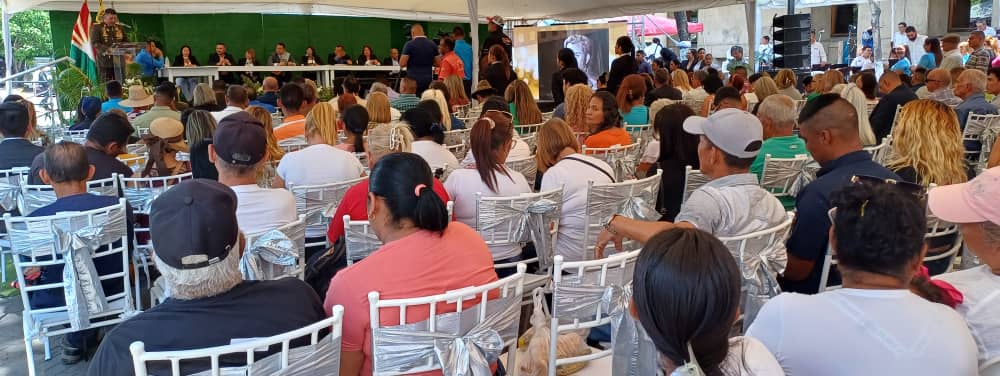 #26Mar Alcalde <a href="/LuisJonasReyes/">Luis Jonás Reyes</a> "Hoy estamos junto al pueblo batallador, para rendir tributo a nuestro héroe epónimo Juan Guillermo Iribarren, además para hacer justo reconocimiento a hombres y mujeres que han venido trabajando por nuestro municipio"
#ForjandoElCaminoDeBolívar