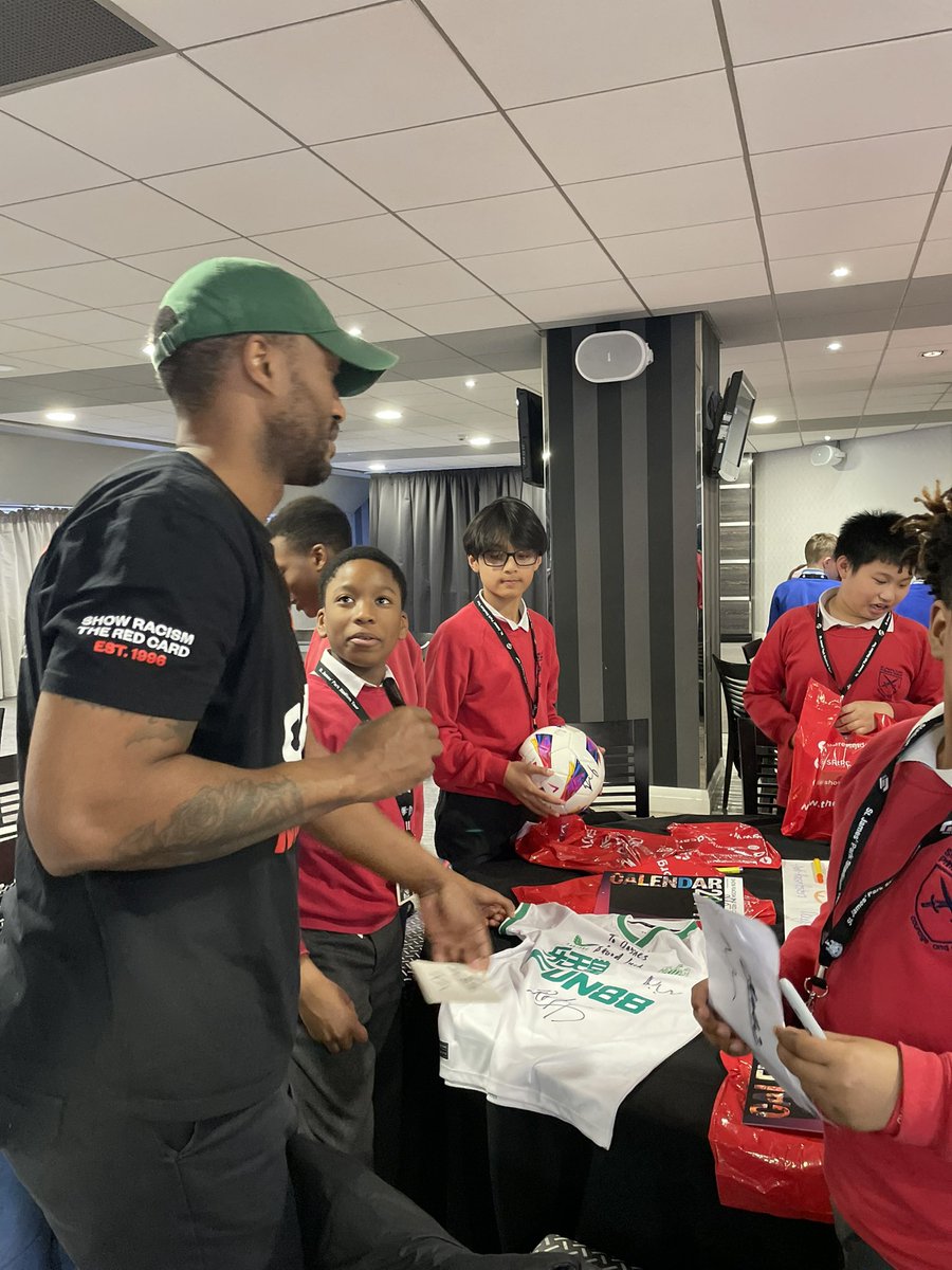 60 young people from local schools around Newcastle joined us at St James’s Park for our educational event with @NUFC @NU_Foundation Thank you @JohnBeresford3 @stevehowey624 John Anderson @MichaelNdiweni for joining us. Also, Aksa, @demimorris1994 @richard_offiong @SethJoez