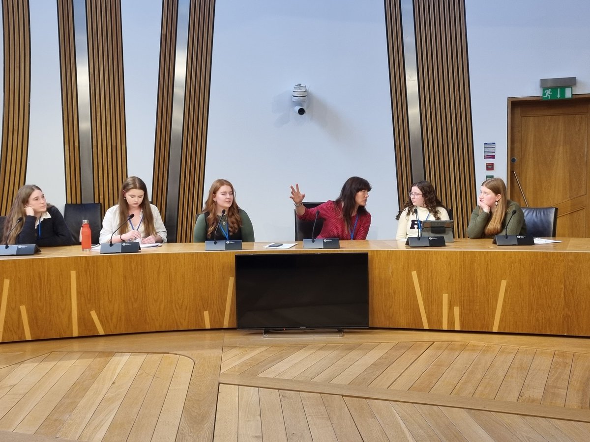 Final prep for Together's event at Parliament, 'Scotland's To Do List for Child Rights in Scotland.' Hannah (17) and Arden (15 were 10 and 9 respectively when they joined @Creative_Voices. Great buzz. Lots to celebrate. Lots still to do @together_sacr @_MWhitfield @OfficialSYP