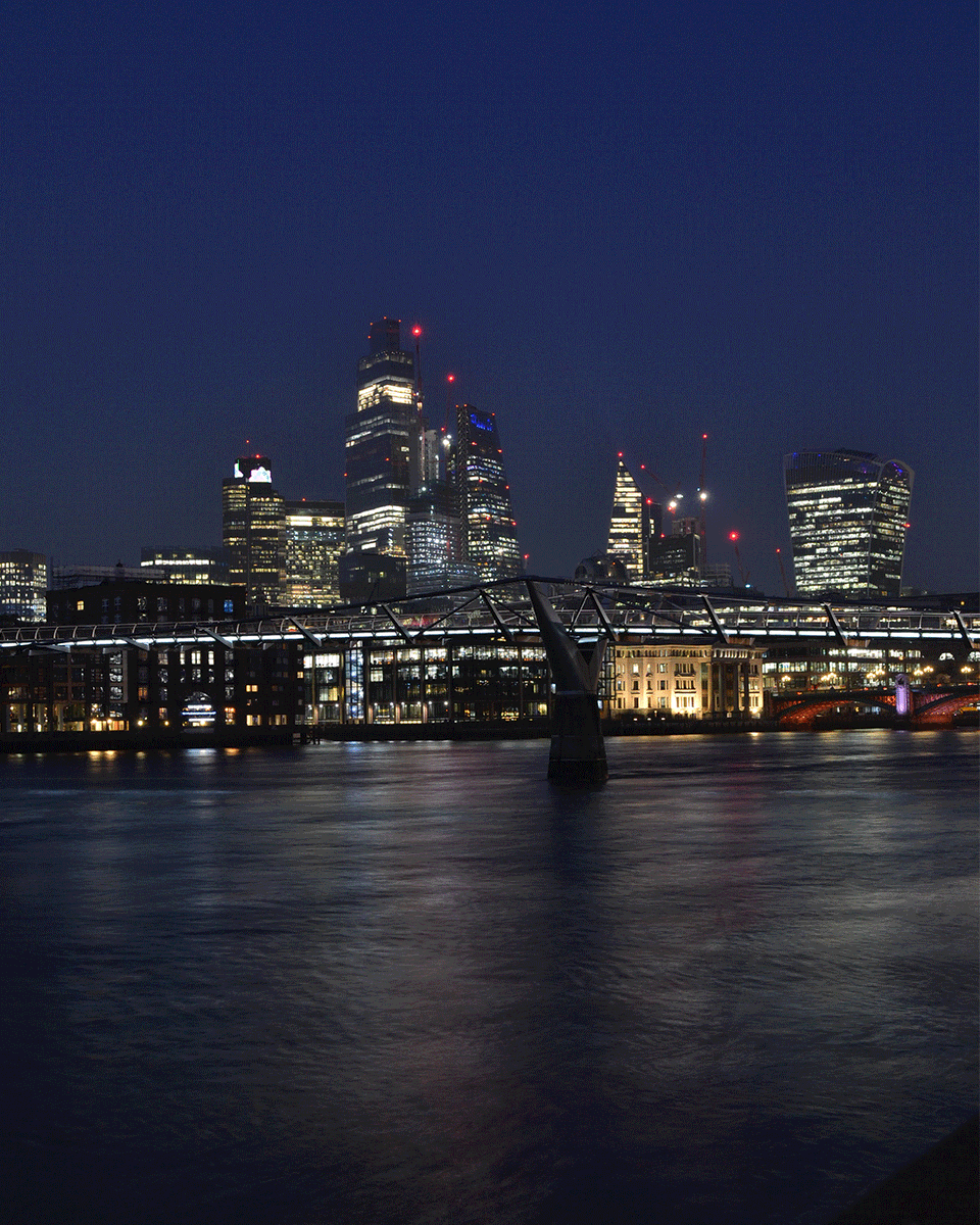 There are some truly wonderful photo opportunities along the Thames – as award-winning photographer @NigelWorkshops demonstrates. Join Nigel on an upcoming #IlluminatedRiver photography tour on 27 March, 3 April or 10 April. Book > bit.ly/3spUcXR 📸 © Nigel Wilson