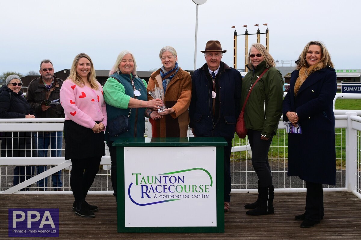 🏇 - 𝗥𝗔𝗖𝗘 𝗙𝗢𝗨𝗥 𝗪𝗜𝗡𝗡𝗘𝗥 - 🏇 Victory for Loup de Maulde, ridden by @TobyWynne6 and trained by @RobbieLlew takes the Royal Bath & West Show Handicap Chase at @TauntonRacing @wmnsport @somlivesport @HiggsonHorses @WMNHorses @RacingPost @RacingTV