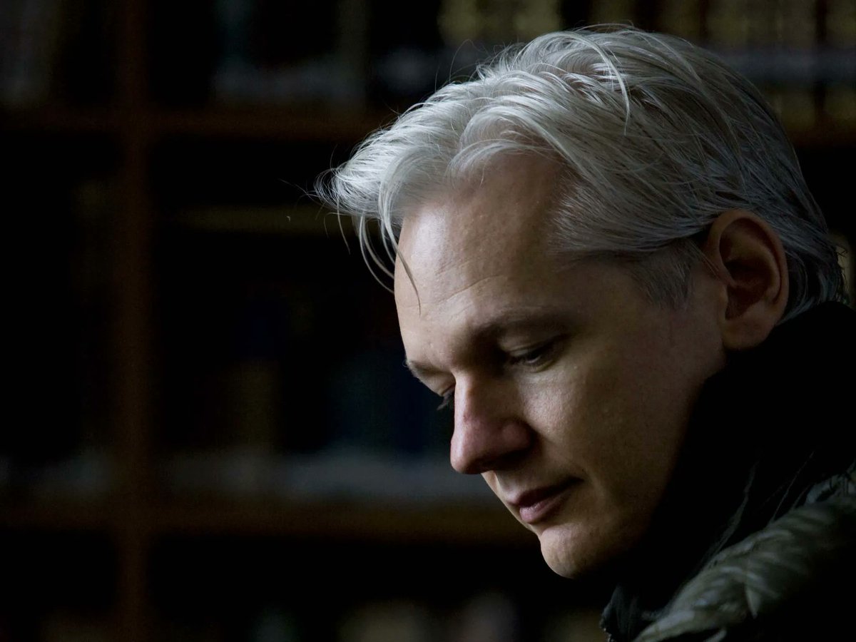 .

BREAKlNG

Julian #Assange'a Yüksek Mahkeme tarafından sınırlı temyiz izni verildi..

Yüksek Mahkeme Assange'ın İadesini şimdilik Engelledi..

#FreeAssangeNOW
#AssangeCase 

.