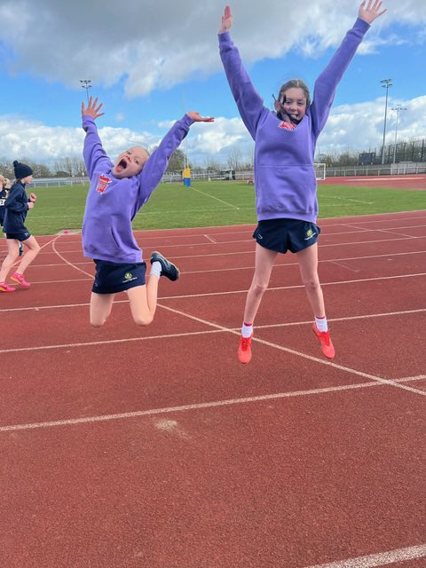 A massive well done to our three pupils who took part in the National Biathlon last weekend in Bath! Congratulations to Paige, Maddie & Lorelei for some great performances & pbs on the track and in in the pool @CroydonHigh @PentathlonGB 🙌