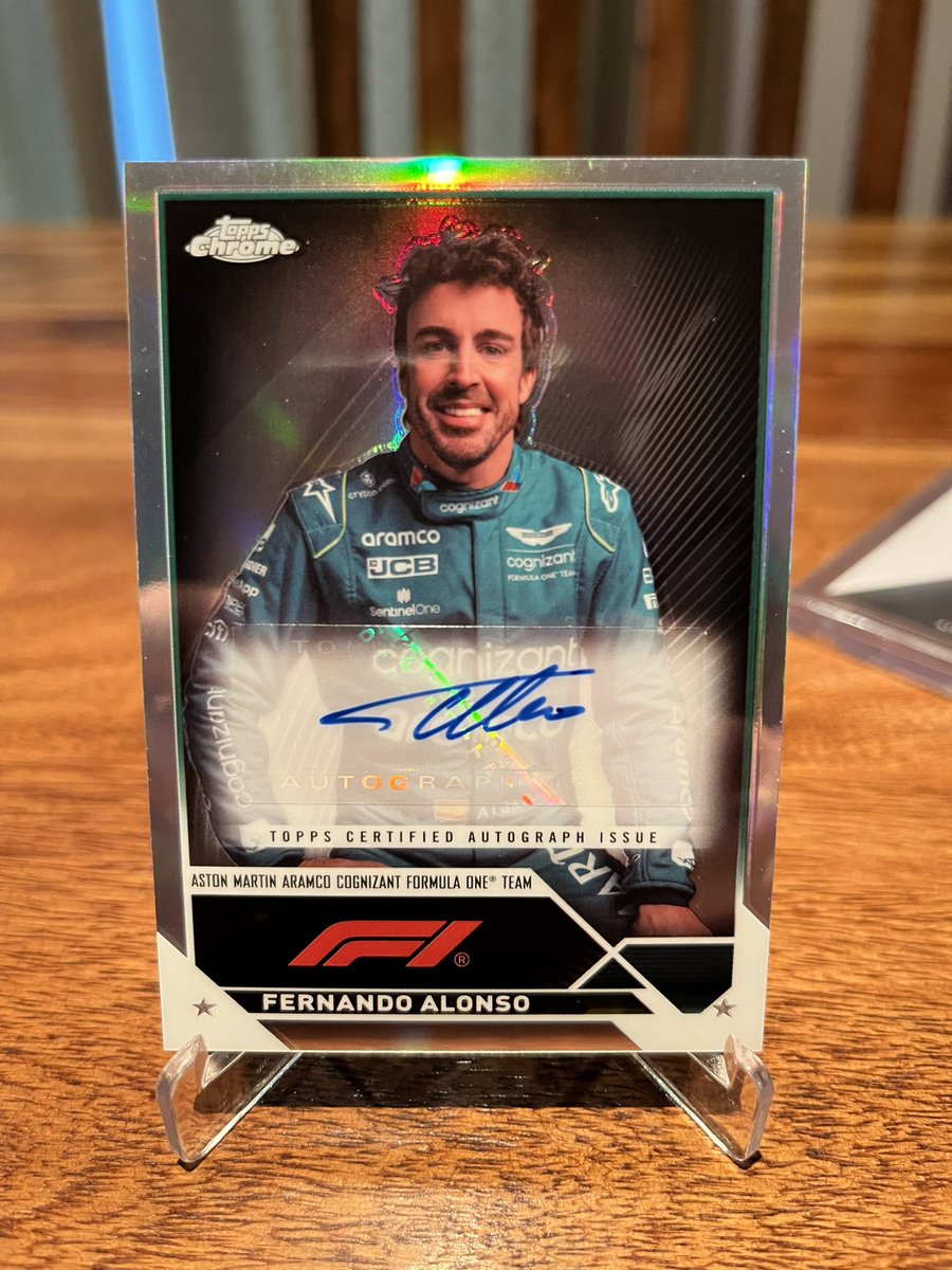 kptcards's tweet photo. Showcasing my 2 recent hits pulled by the 🐐’s at @goldenpulls https://t.co/p35Npc49qq
