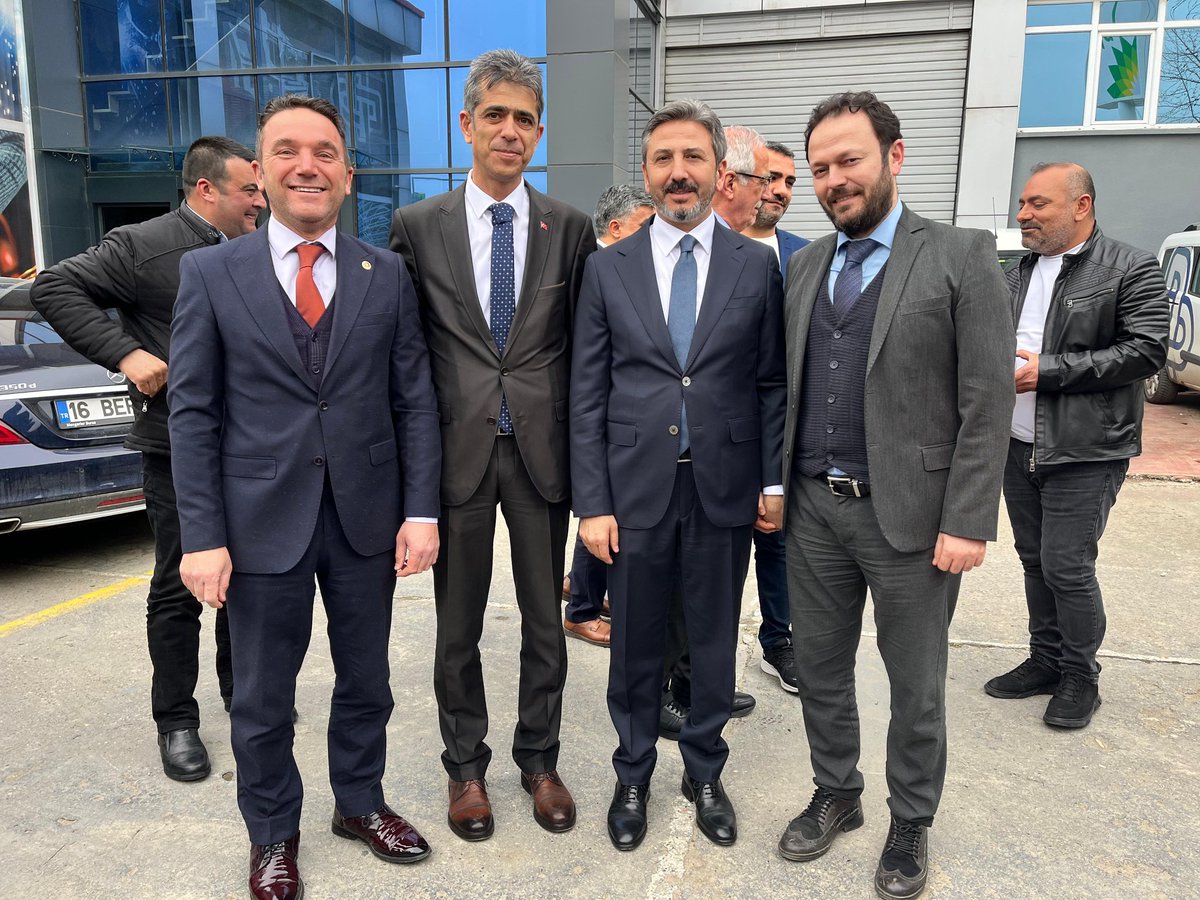 Çalışma ve Sosyal Güvenlik Bakan Yardımcımız <a href="/AhmetAYDIN_02/">Ahmet AYDIN</a>. Ahmet AYDIN seçim çalışmaları için geldiği Bursa'mızda, <a href="/AtillaOdunc16/">A t i l l a Ödünç 🇹🇷</a> Vekilin Danışmanlık kadrosunda beraber teşrik-i mesaide bulunduğumuz <a href="/KayaHasip/">Hasip Kaya</a>  ile #Gürsu’da buluştuk.