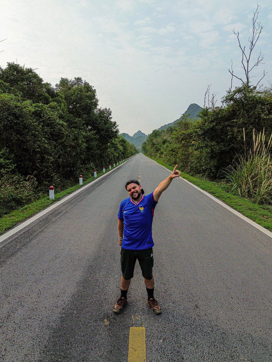 Allez les bleus 🇫🇷

📍Cat Ba, Vietnam.

#FRACHI #EDF <a href="/equipedefrance/">Equipe de France ⭐⭐</a> <a href="/FFF/">FFF</a> <a href="/AntoGriezmann/">Antoine Griezmann</a> <a href="/_OlivierGiroud_/">Olivier Giroud</a> <a href="/lequipedusoir/">L'Équipe du soir</a>