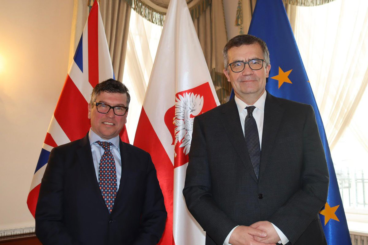 Thoroughly enjoyed meeting @tom1cargill, Chief Exec at @WiltonPark. A productive discussion on fostering cooperation across a multitude of issues of interest to @PolandMFA and @FCDOGovUK. Looking forward to more fruitful collaborations!