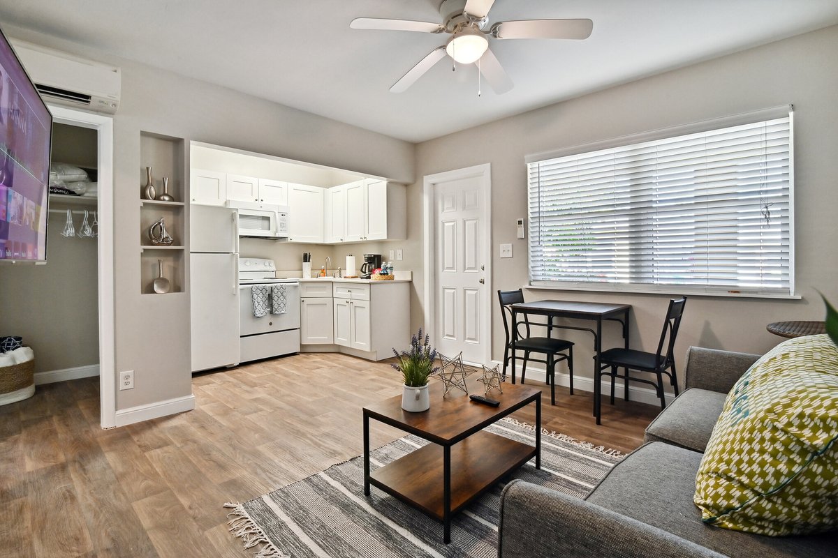 CSQalts's tweet image. Please view these recent pictures from our Seascape Apartments in West Palm Beach, Florida. #seascape #apartment #commercialrealestate