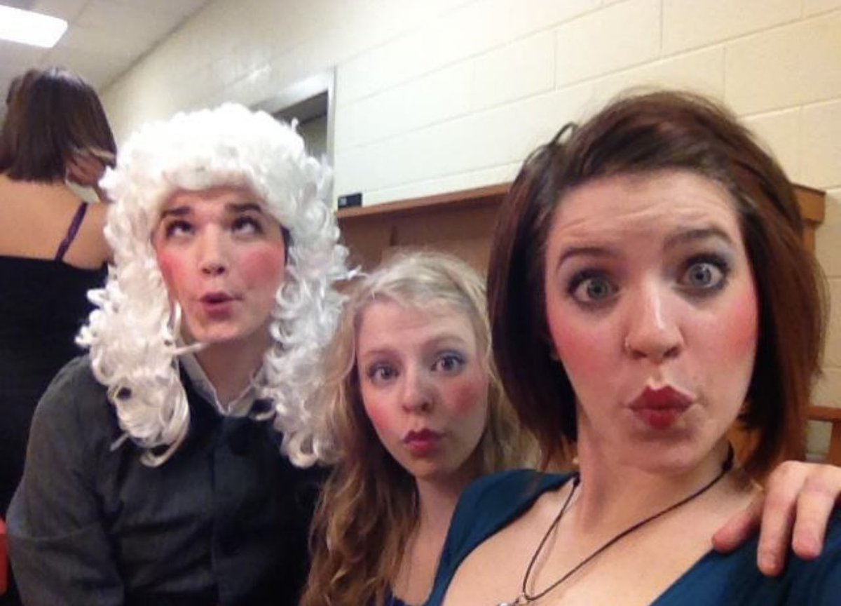 kenziepetty__'s tweet image. It’s true, the queen of quitting drag and the queen of the tribe both survived their podunk chicken farm high school to conquer rtv. #dragrace #survivor #princesspoppy