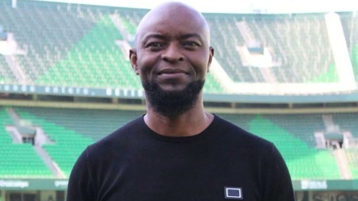 spotile's tweet photo. George Finidi, who applied for the Super Eagles Coaching job, appears to have jumped to the top of the queue following his win against Ghana.

His win tonight against Mali could prove to the NFF that he’s ready for the Super Eagles. https://t.co/QW69glkjoa
