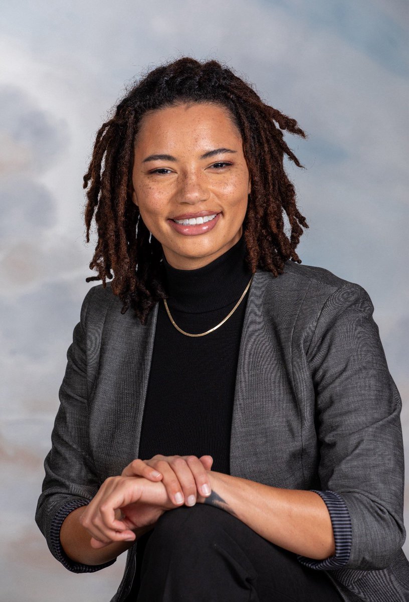 I just got my senior headshots back and let me tell y’all; In a world that criminalizes our hair, I am so proud to be a  Black doctor with locs. 🥰 #blackgirlmagic #docswithlocs #locs @_Abfmp