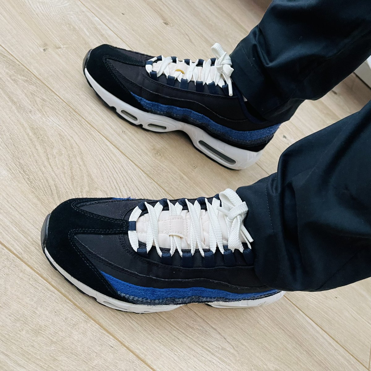 air max 95 premium on feet