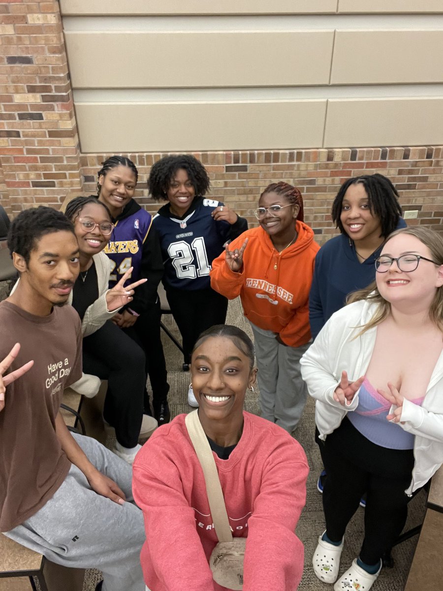 FMsutexas's tweet image. You should be here with us! We want you to be apart of what God is doing on our Campus. #backtothebasics