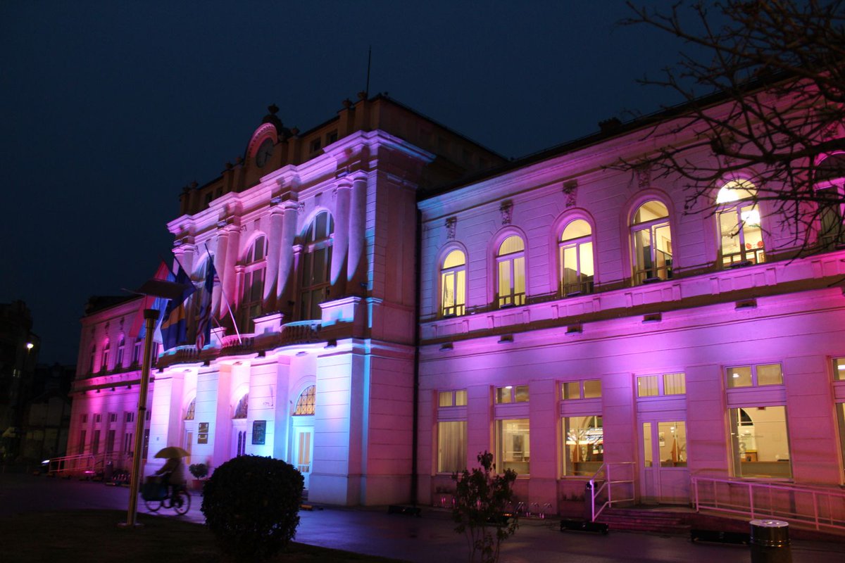 Градска кућа вечерас је освијетљена љубичастом бојом у знак подршке суграђанима обољелим од епилепсије.