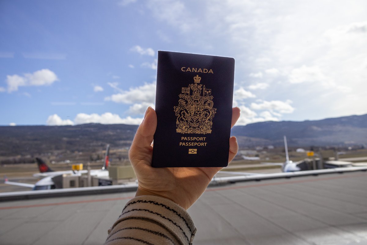 ✈️ #TravelTipTuesday: Confirm your airline’s ID requirements before you fly! Make sure you have the necessary ID and travel documents for everyone, including children. Non-Canadian or American citizens may need to complete an ESTA application before traveling to the US.
