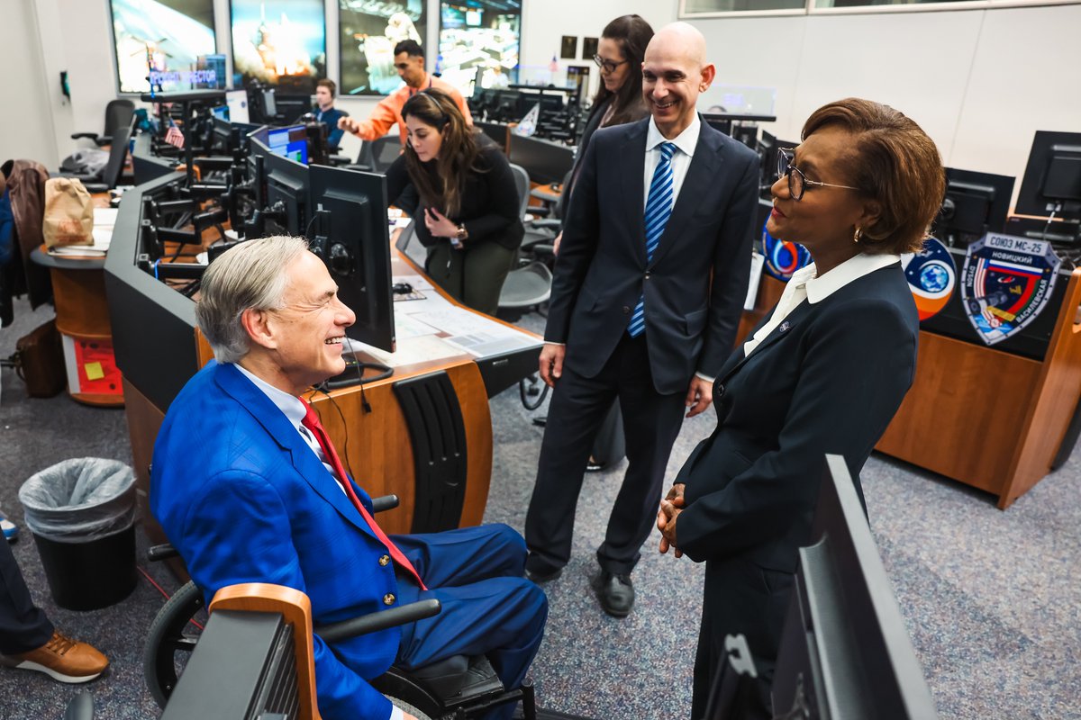 Proud to LAUNCH 🚀 the Texas Space Commission today at @NASA in Houston! The Commission will further cement Texas’ place as a leader in space exploration. As we look to the future of space, one thing is clear: those who reach for the stars do so from the great state of Texas.