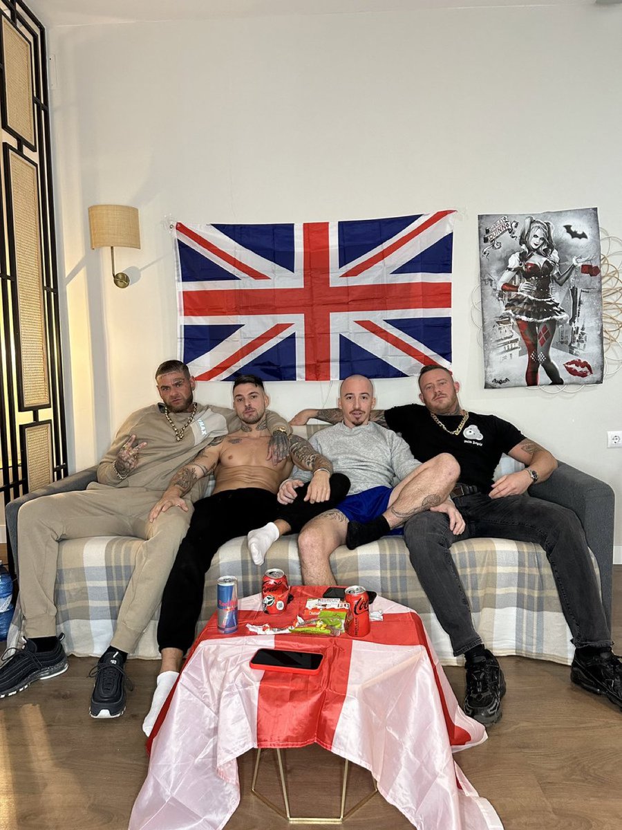 rushandmurphyok's tweet photo. Now @lmurphyok invite some friends to his apartment 🔥🔥🔥 https://t.co/11tJzhR9j4