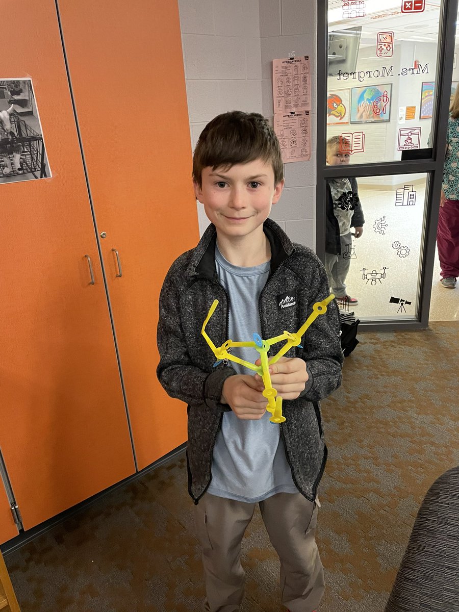 Morgret_STEAM's tweet photo. Students had a fun afternoon @Washington_Elm learning about @strawbees! We had some #HPSDAwesome ideas and designs today while we were free building! #HPSDSTEAM #HPSDLearns https://t.co/NuG5dpwVI2