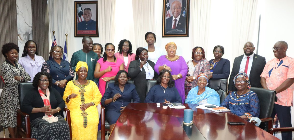 The Liberian Senate Pro-Tempore, Senator Lawrence & Women’s Legislative caucus met with visiting #SouthSudan delegation & stressed the importance of mentorship in promoting #WomenPoliticalParticipation. Acknowledged challenges such as lack of financial support & cultural barriers