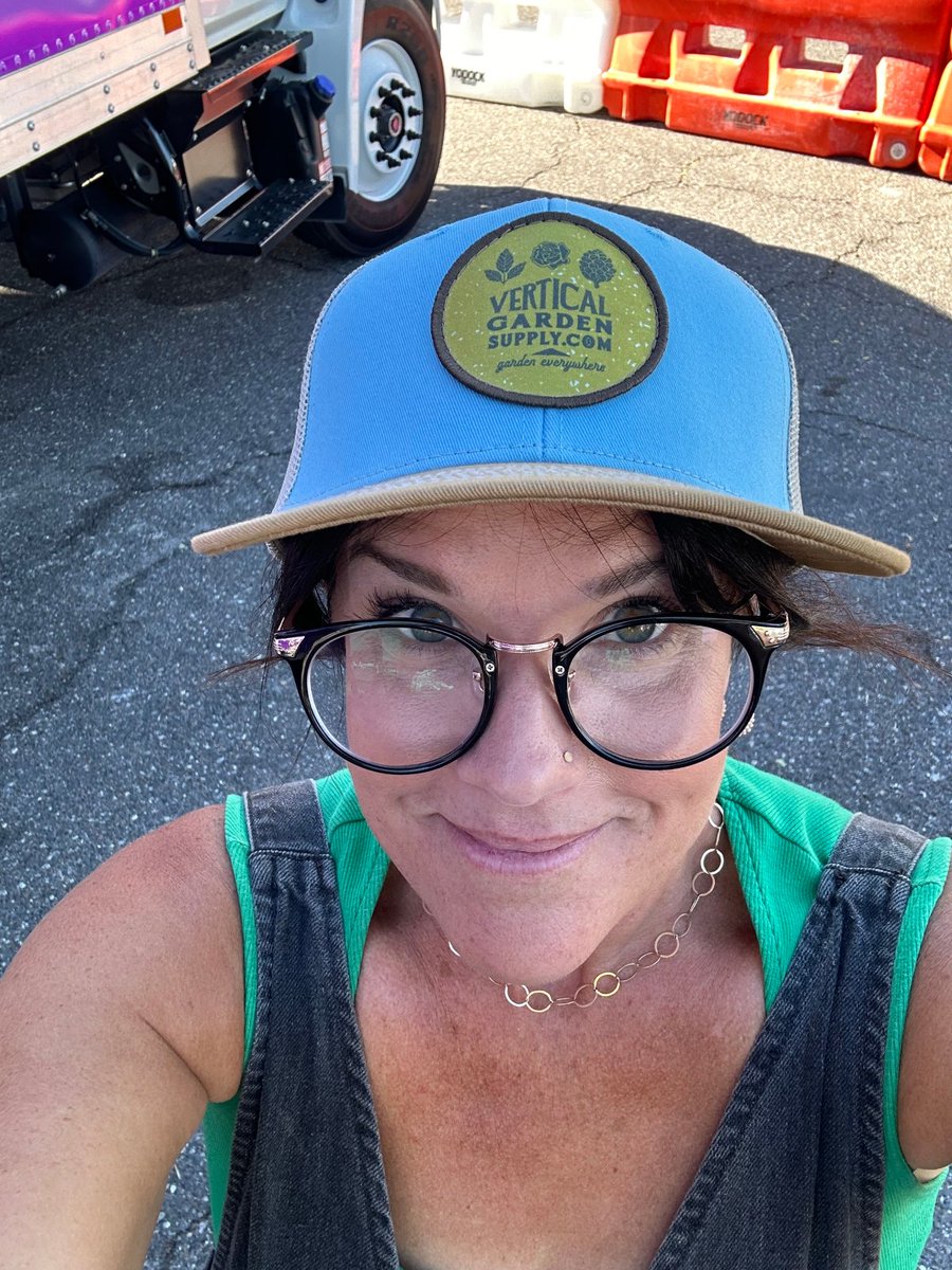 Vardening's tweet photo. Big win for "The Twins" last night on Rock the Block S5 ep.5!! They rule the backyard! They also know a great hat when they see one! Get ready for next week?? #verticalgardening #livingwalls #twinwin #rocktheblock #hgtv https://t.co/Z3lIOcmxlp