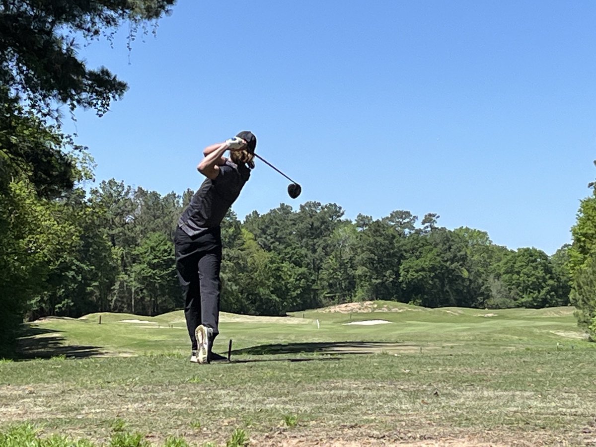 Finishing up day 2 of District 15-6A Boys Golf @ Windcrest GC ⁦@TMHSWildcatGolf⁩ finishes 4th while ⁦@TomballHSGolf⁩ is in a deadlock for 2nd and a trip to the Regional golf tournament. ⁦@CoachJDCary⁩ ⁦@handal_dave⁩ ⁦@TomballISD⁩