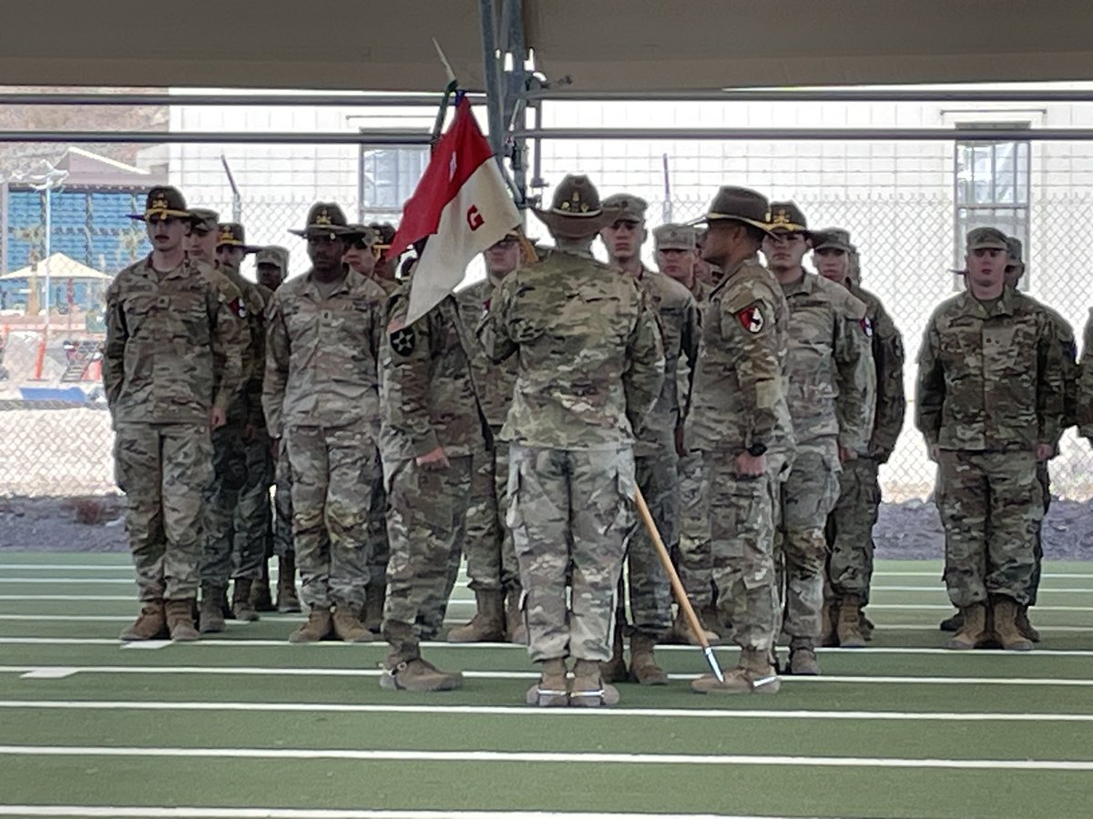 70thRCO's tweet image. ALLONS! Another transition day as 1SG Diaz relinquished responsibility of Guns Troop to 1SG Pavlin and the Regiment continues to prepare for combat operations in ROT 24-06. Two great NCOs and blessed to have them as part of the BEST DAMN REGIMENT! @11ArmoredCavReg @NTC_UPDATE