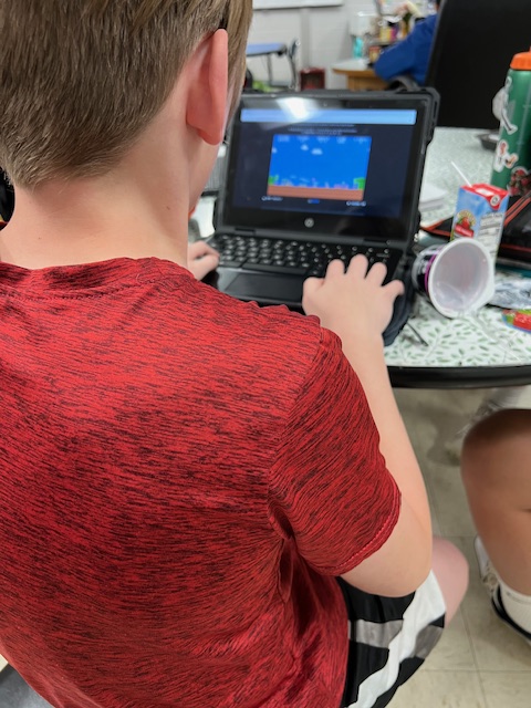 We are excited to start one of the FIRST #ESportsLeague teams in @wcsedu ... several students are enthusiastic to be involved and it is fun to see this engage students before and after school! 🕹️🎮💻🖥️🖱️⌨️ #GeneralsLEAD #BackToBasics