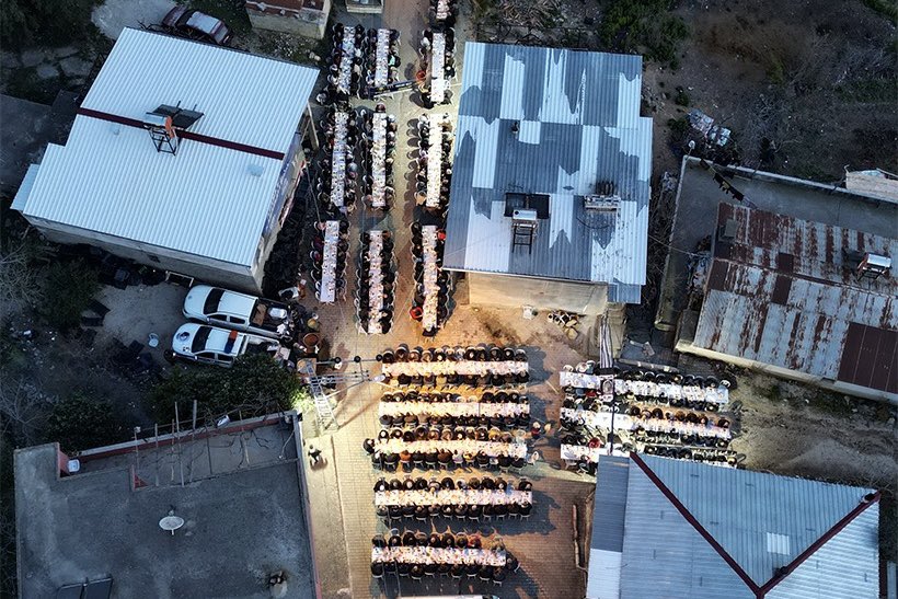 saadettinaslan's tweet photo. Bu akşam iftarımızı Çukur mahallemizde hemşehrilerimizle beraber yaptık. Programımıza yoğun katılım gösteren değerli mahalle sakinlerimize canı gönülden teşekkür ediyorum. Rabbim tuttuğumuz oruçları kabul, birliğimizi beraberliğimizi daim eylesin. https://t.co/Qp2X1LpI59