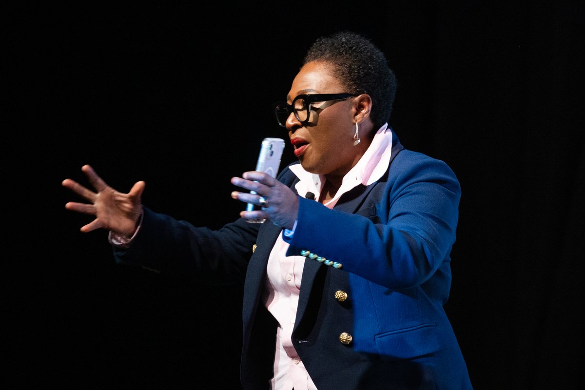 Join us in celebrating Dr. Desirée Cox's visionary leadership at HEALinc. Learn how her bold vision is shaping the future of healthcare. #HEALincSummit #healthcare #innovation