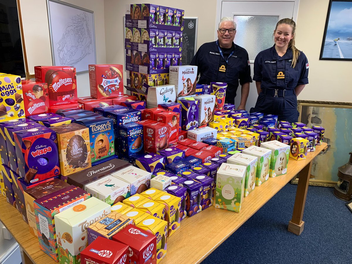 Best thing about Team Britannia: teamwork and thinking about others. 🙏🏼 Wonderful to support the community which does so much to support us. 🤝 242 Easter eggs going to Dartmouth Community Chest and Torbay Hospital @TorbaySDevonNHS 🏥🐣🥚 @DartmouthBRNC