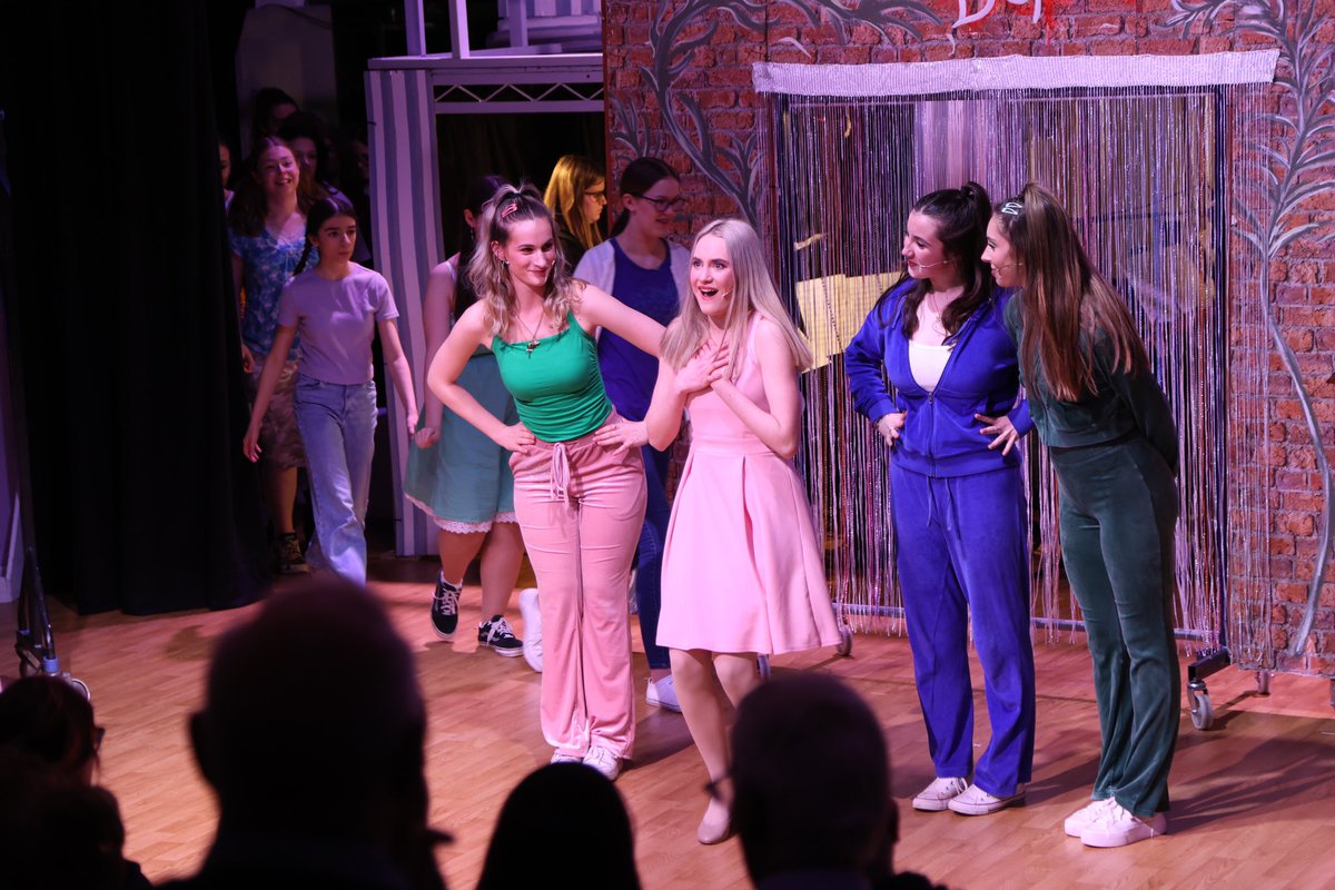 Few more photos from Legally Blonde 👏 🎵 💃